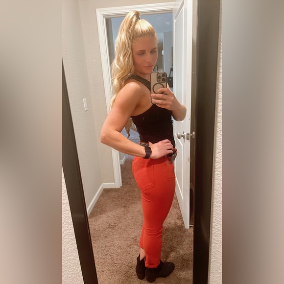 Meet your Posher, Sophia - Picture 3 of 3